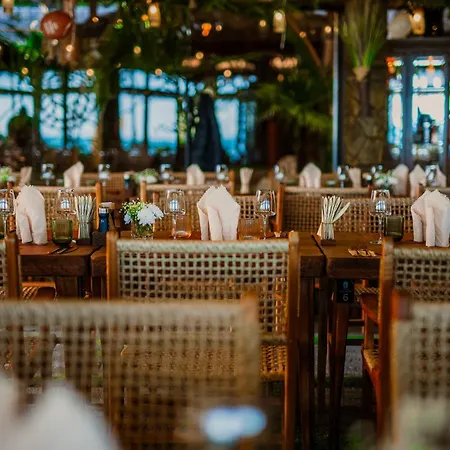 ゲストハウス Cossara Luxury - Adults Only 4*