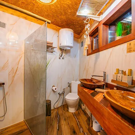 Cossara Luxury - Adults Only Pensionat Baltjik